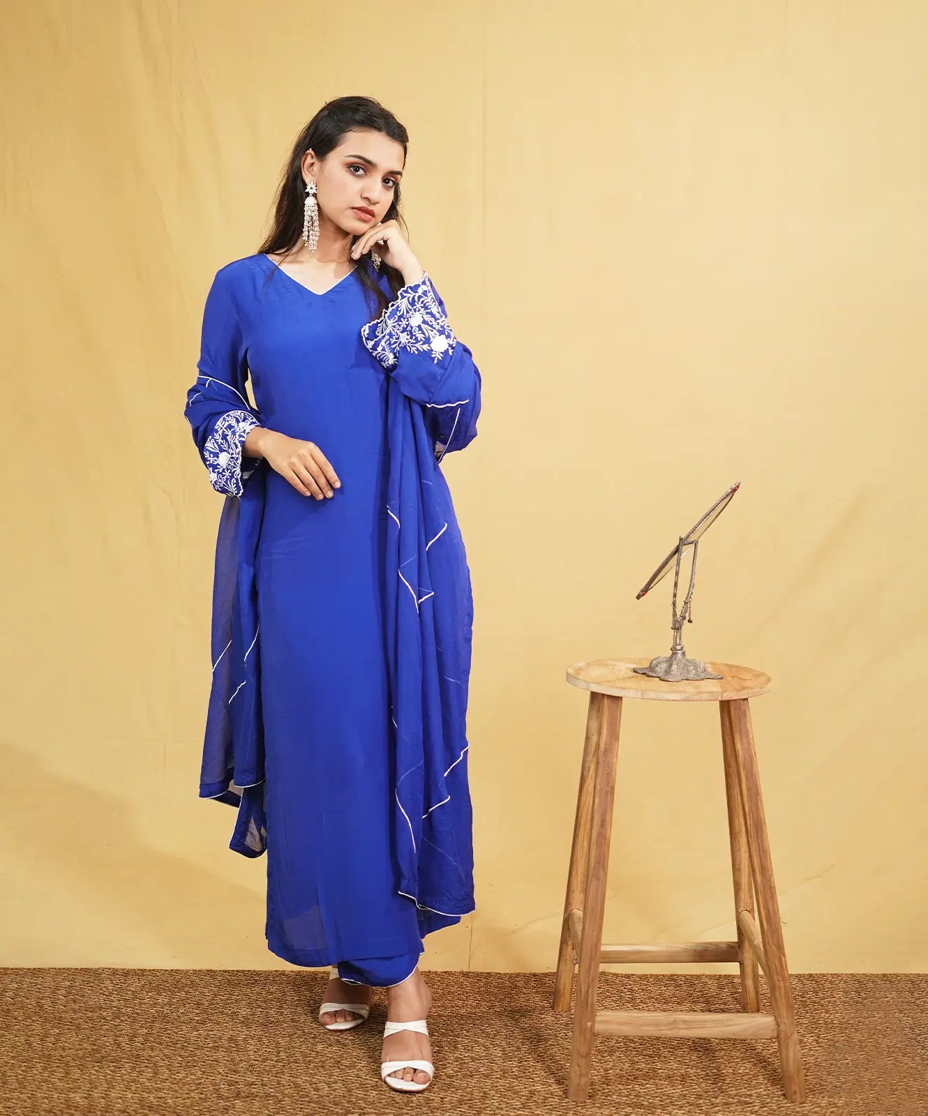 ZU25X017-ROYAL BLUE EMB