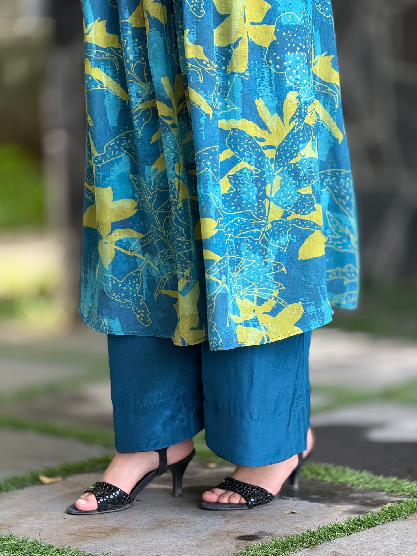 ZU25X406-Crape silk kaftan