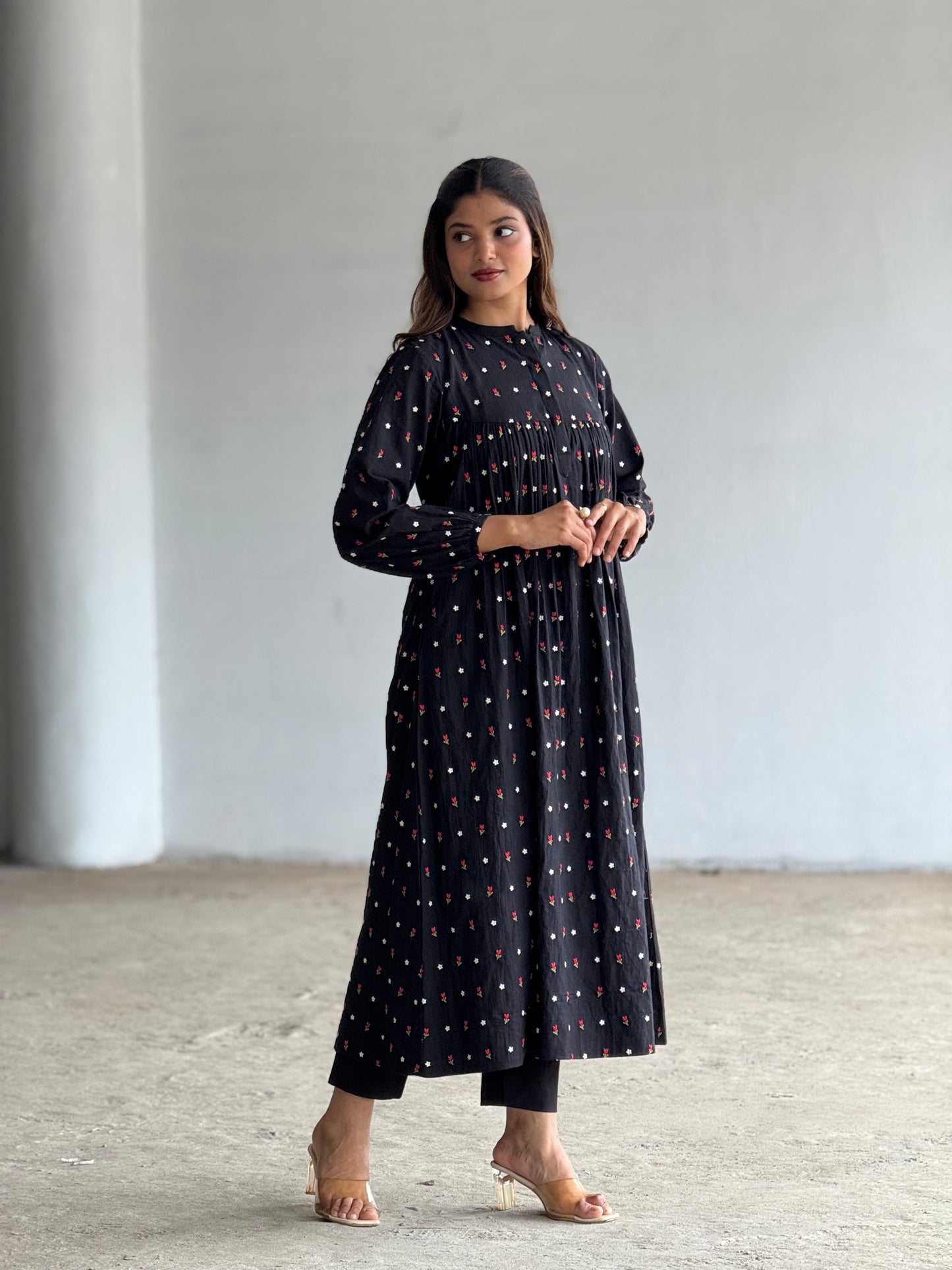 ZU25X218- BLACK EMBRO