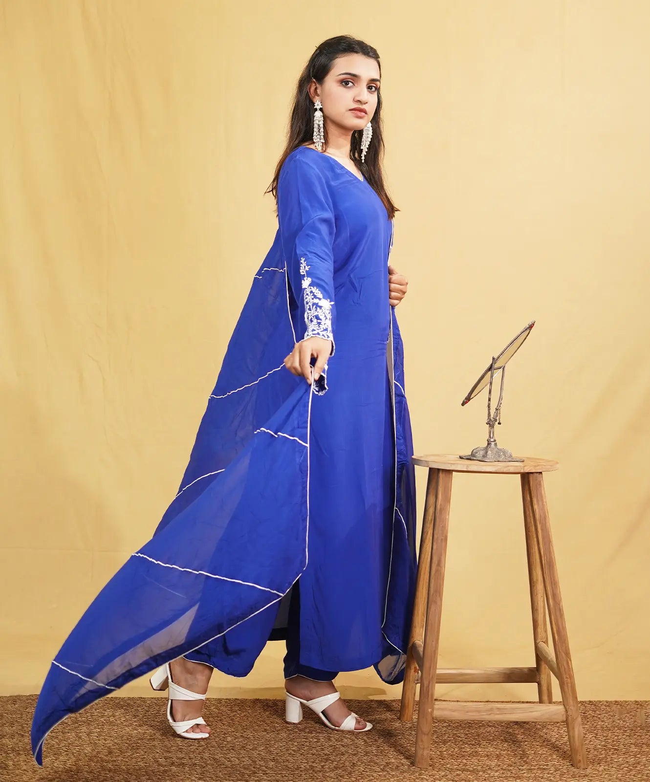 ZU25X017-ROYAL BLUE EMB