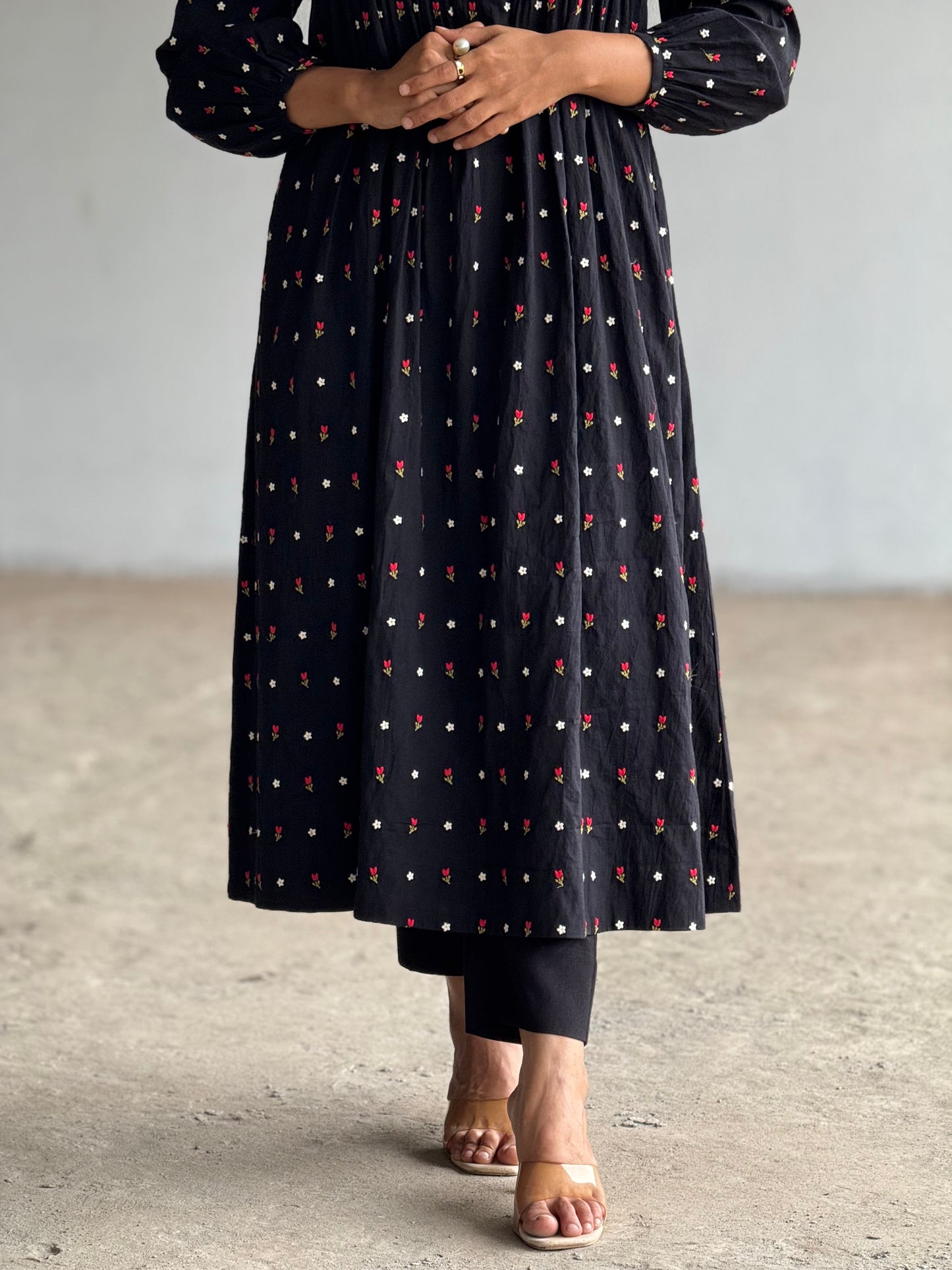 ZU25X218- BLACK EMBRO