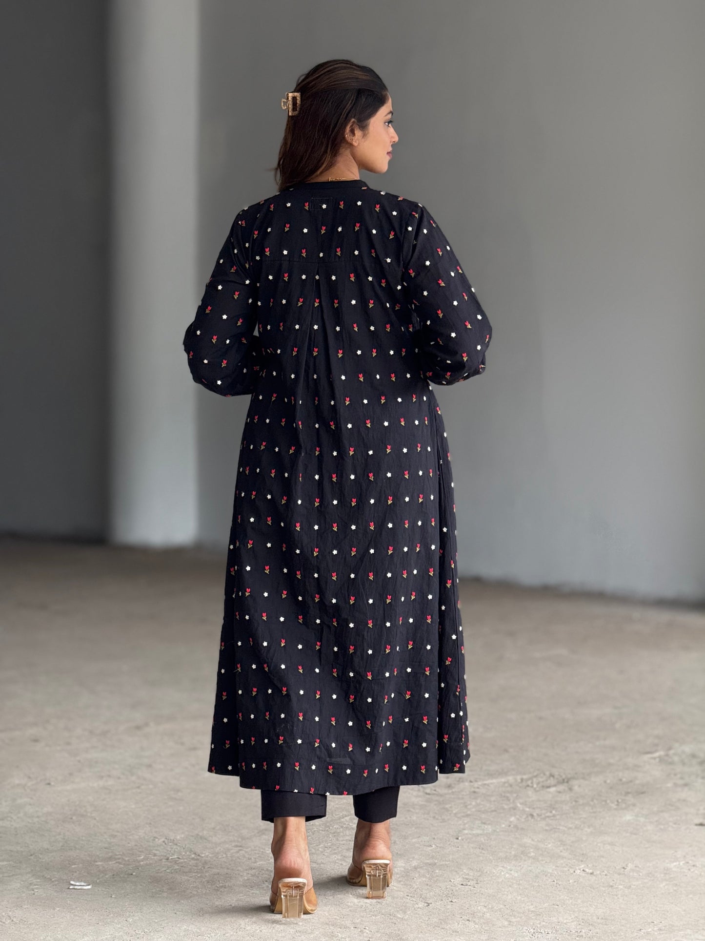 ZU25X218- BLACK EMBRO