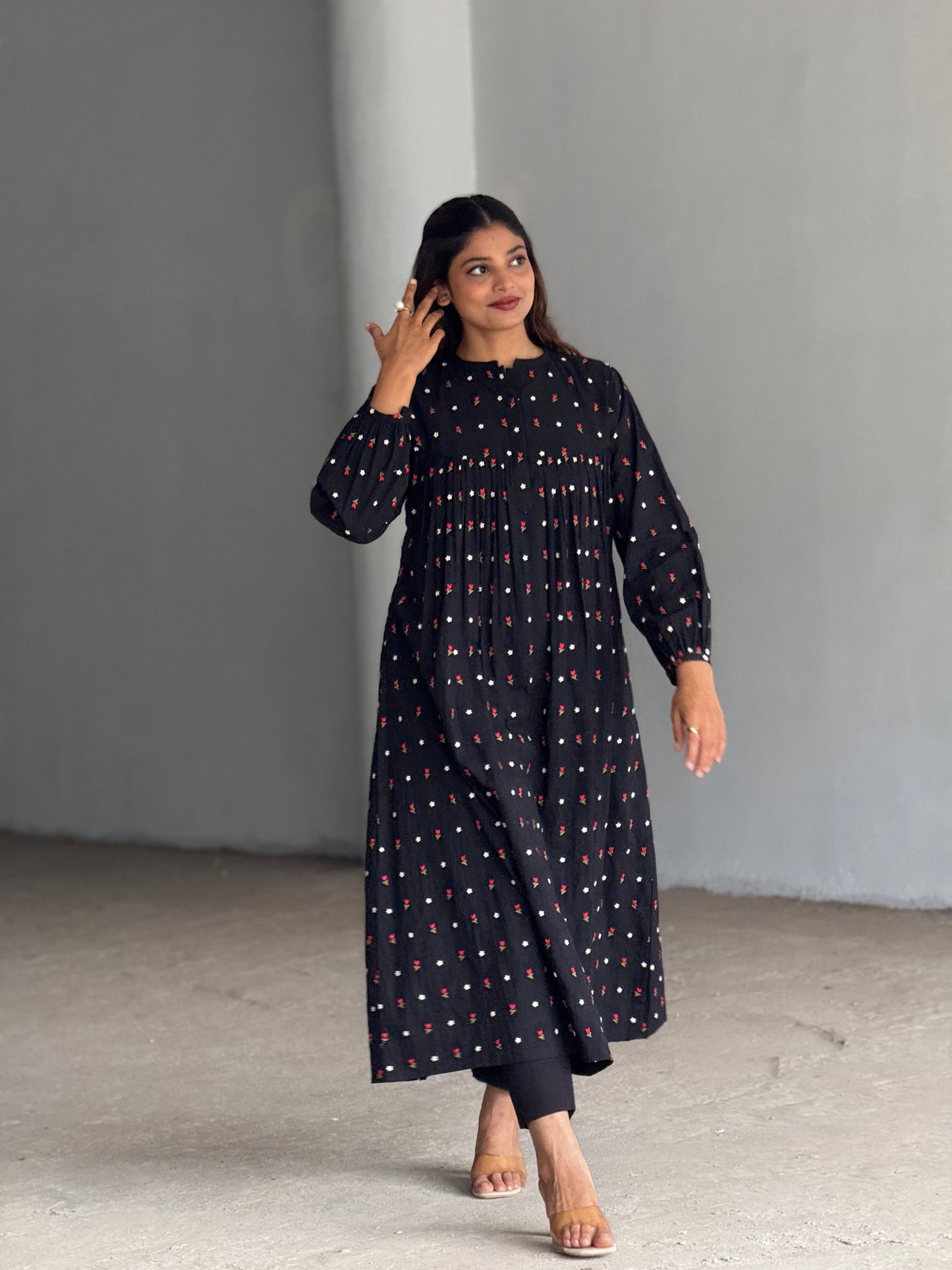 ZU25X218- BLACK EMBRO