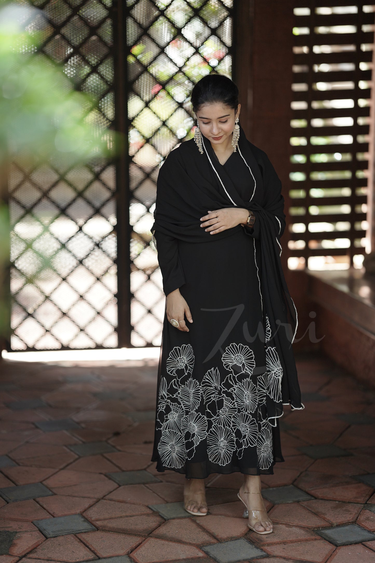 ZU25X086-BLACK EMBROIDERED