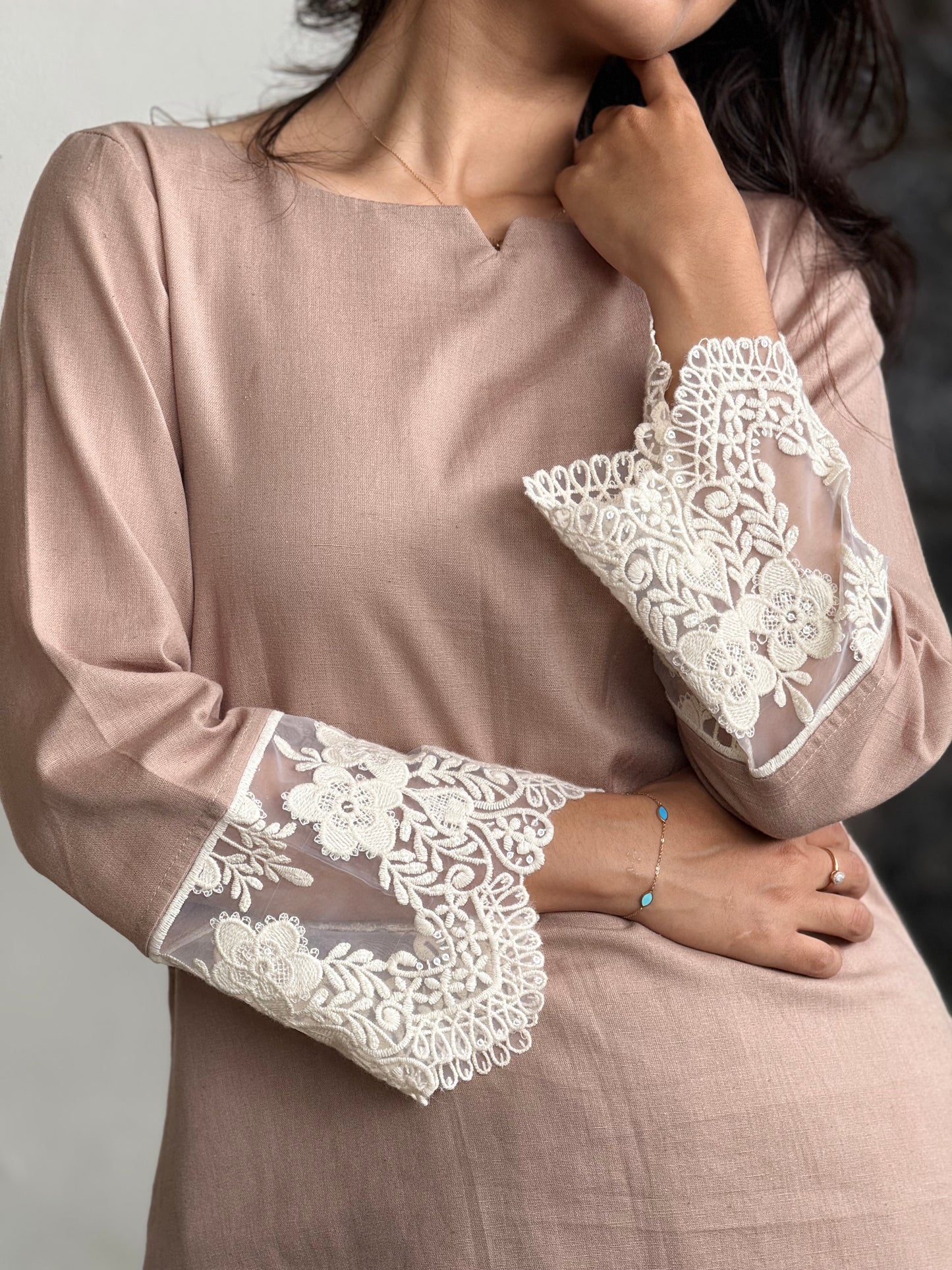 ZU25X211- FLEX LACE DETAILED