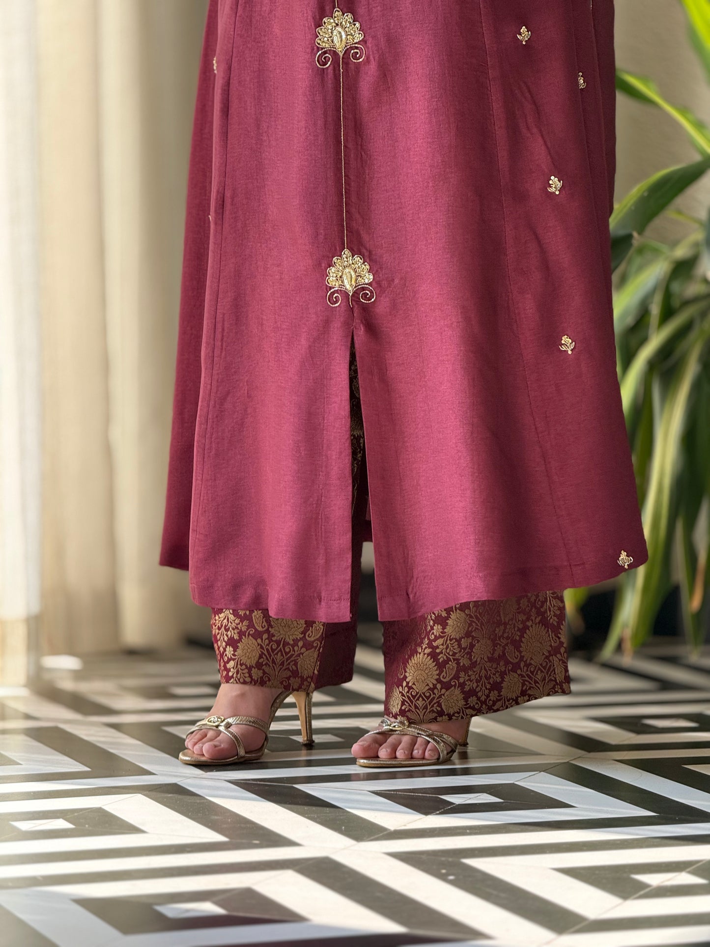 ZU25X449-FESTIVE BURGANDY PANEL