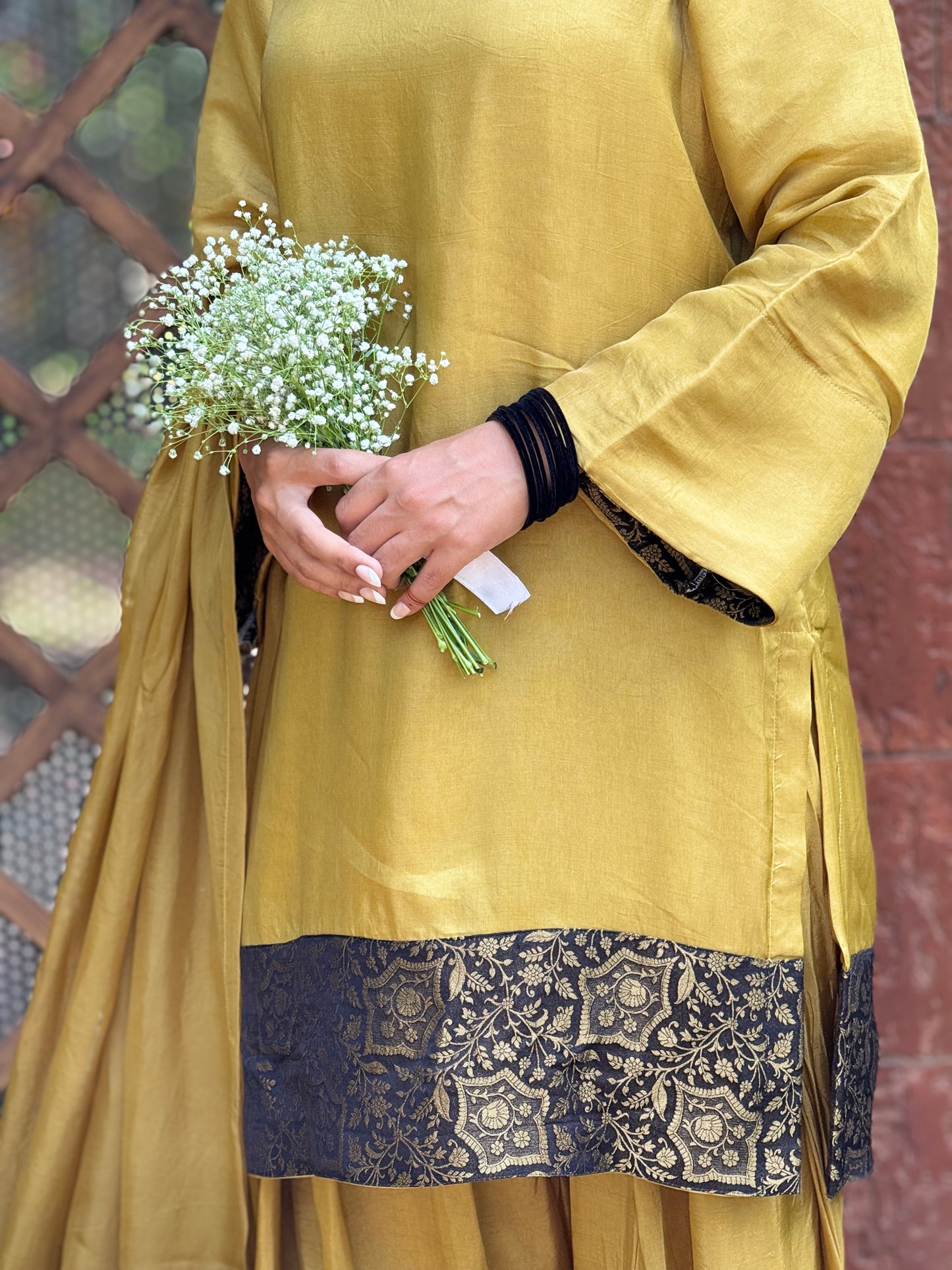 ZU25X194- FARSHI BROCADE