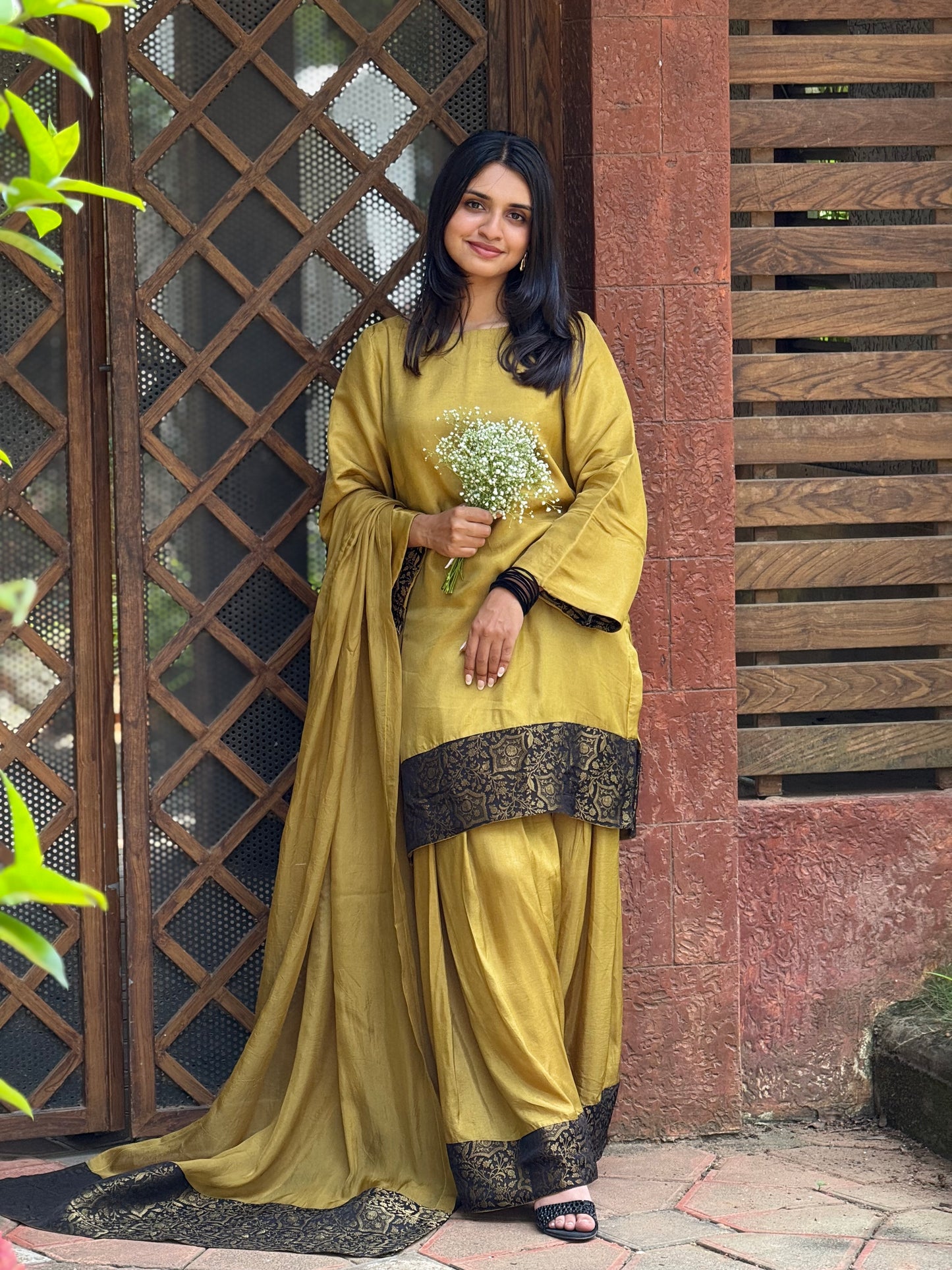 ZU25X194- FARSHI BROCADE