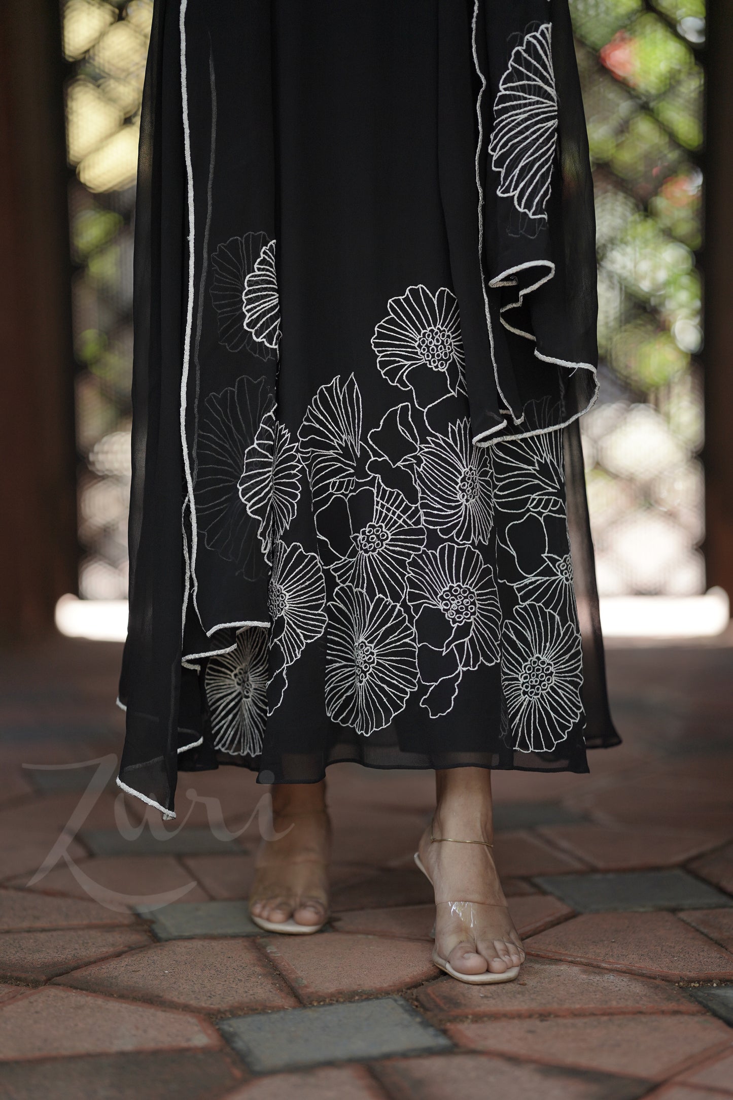 ZU25X086-BLACK EMBROIDERED