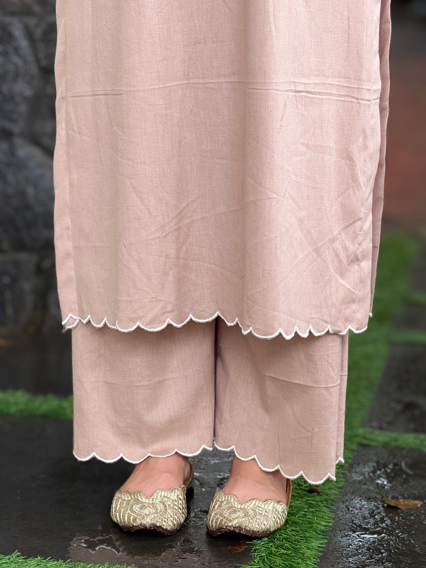 ZU25X211- FLEX LACE DETAILED