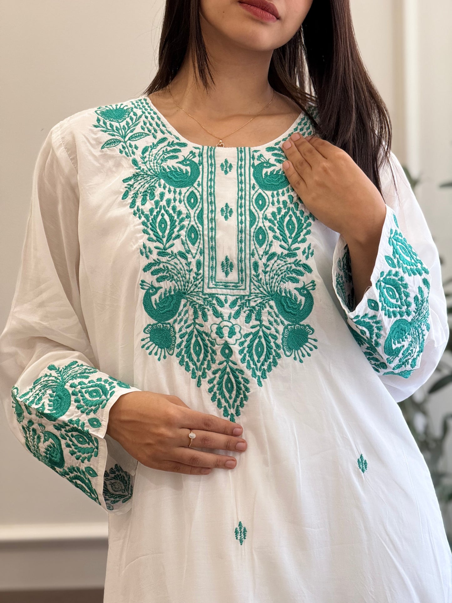 ZU25X009-WHITE EMB