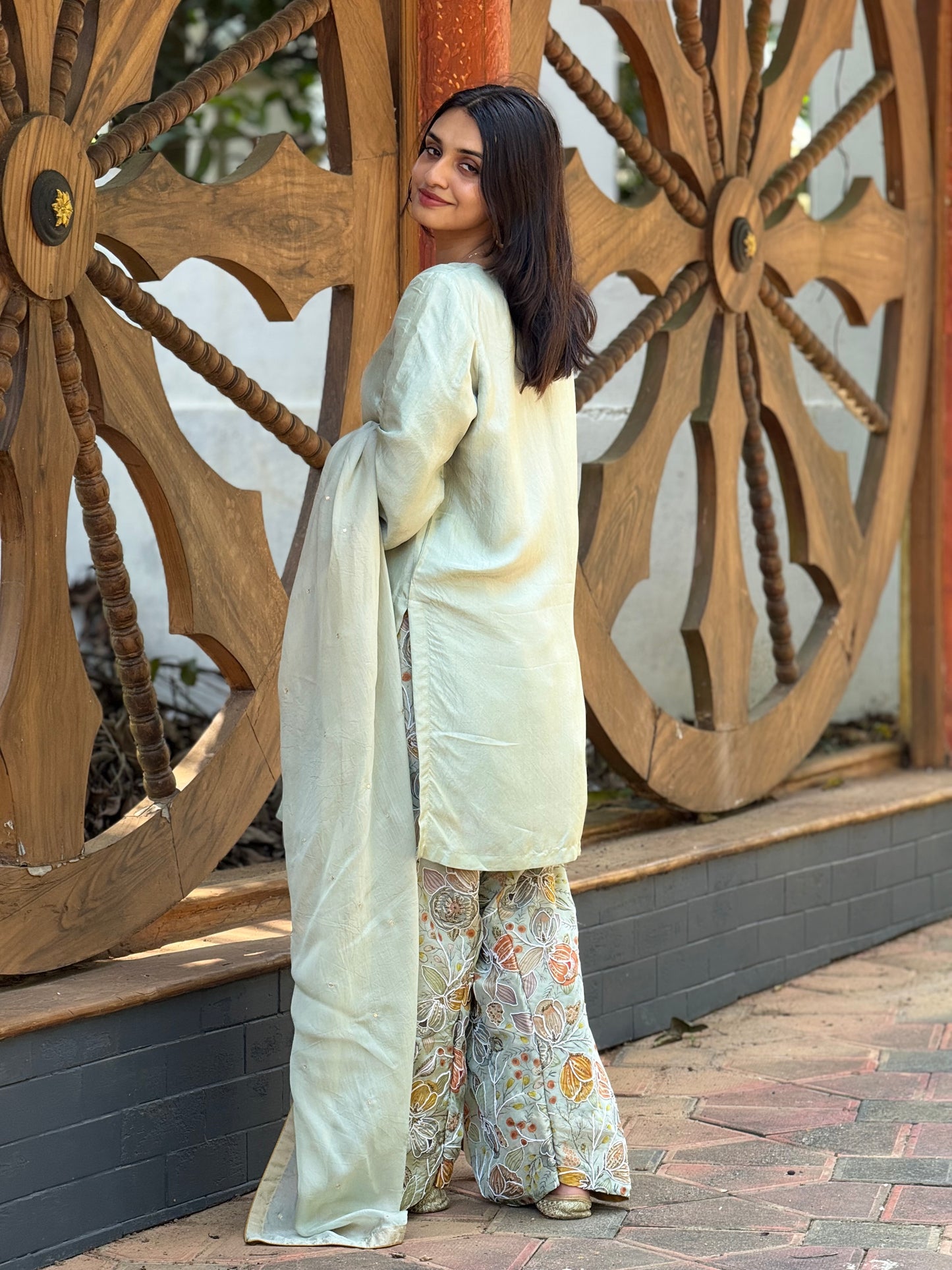 ZU25X195- FARSHI SAGE HINT