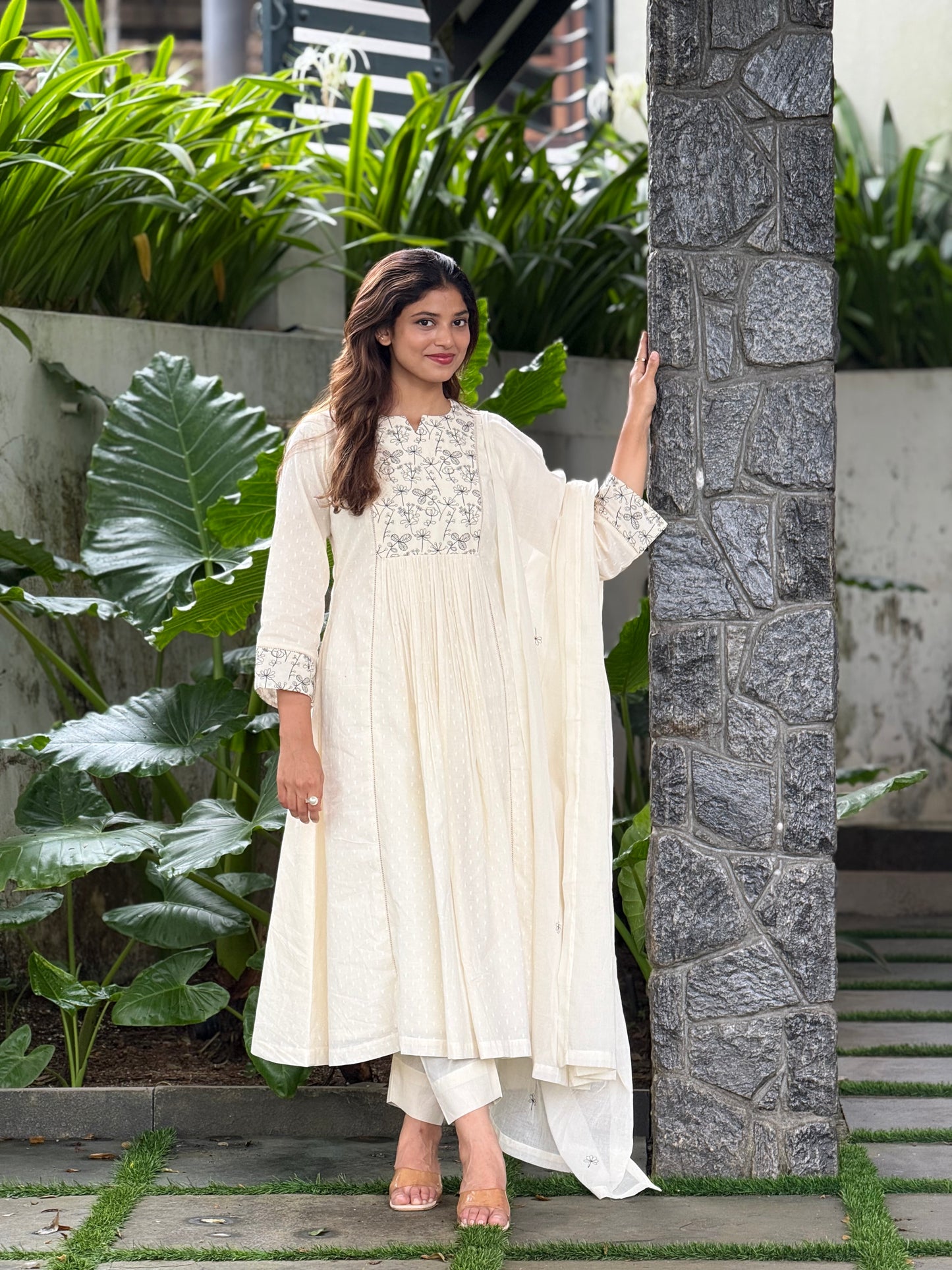 ZU25X220- MAL MAL GATHERED