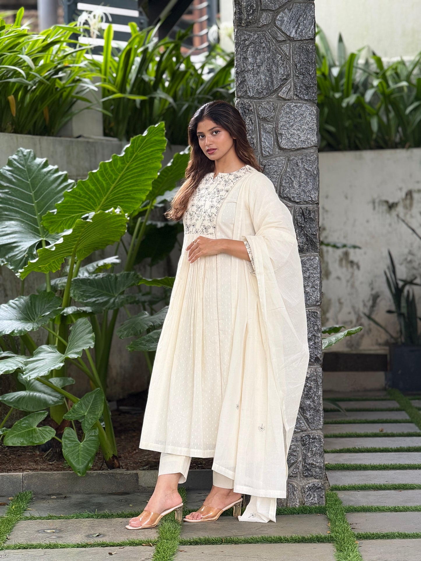 ZU25X220- MAL MAL GATHERED