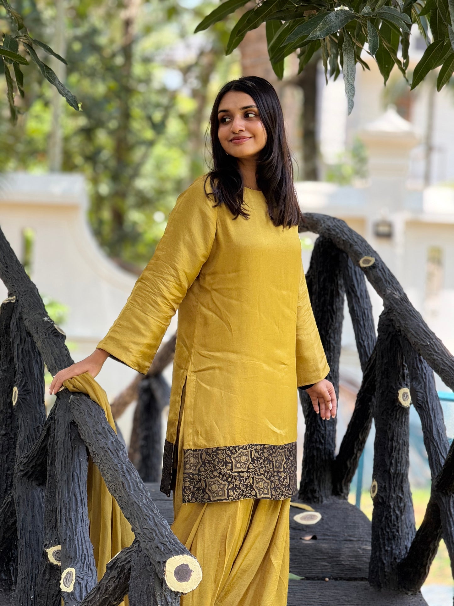 ZU25X194- FARSHI BROCADE