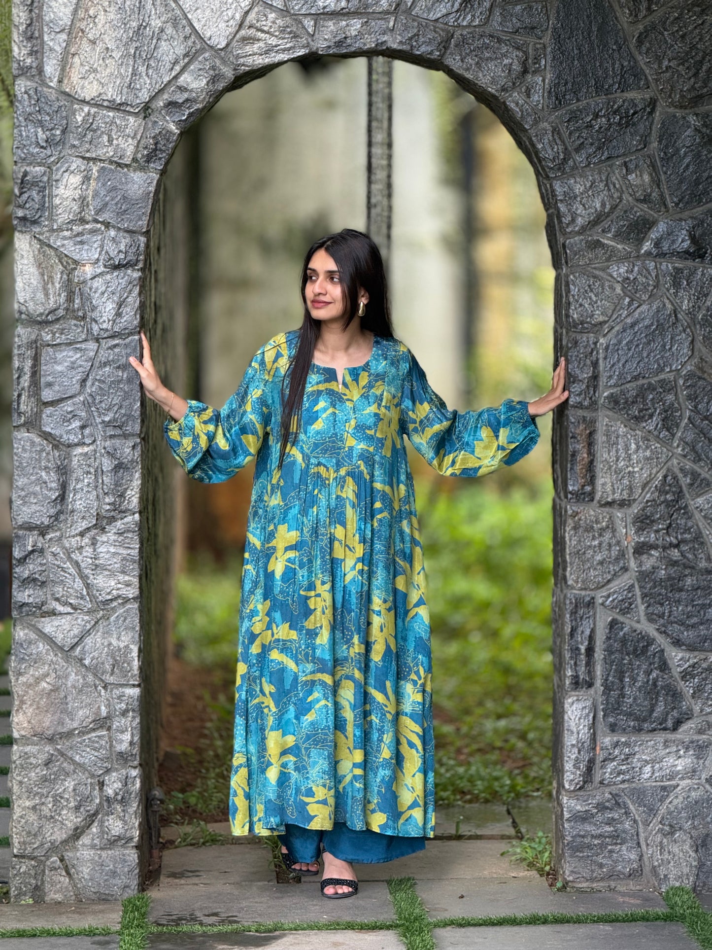 ZU25X406-Crape silk kaftan