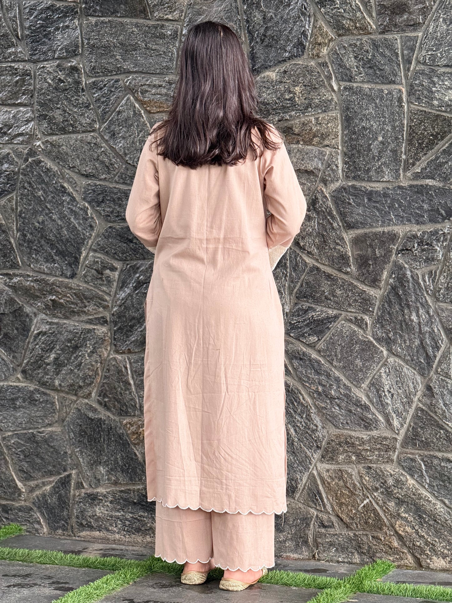 ZU25X211- FLEX LACE DETAILED