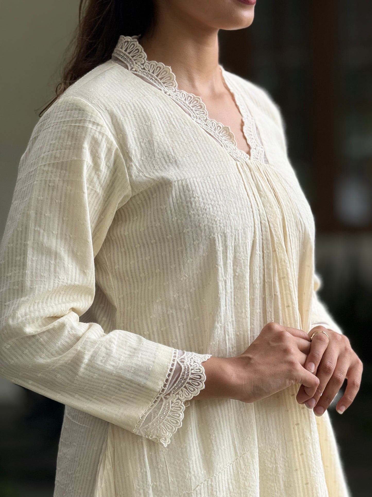 ZU25X247- HAKOBA LACED