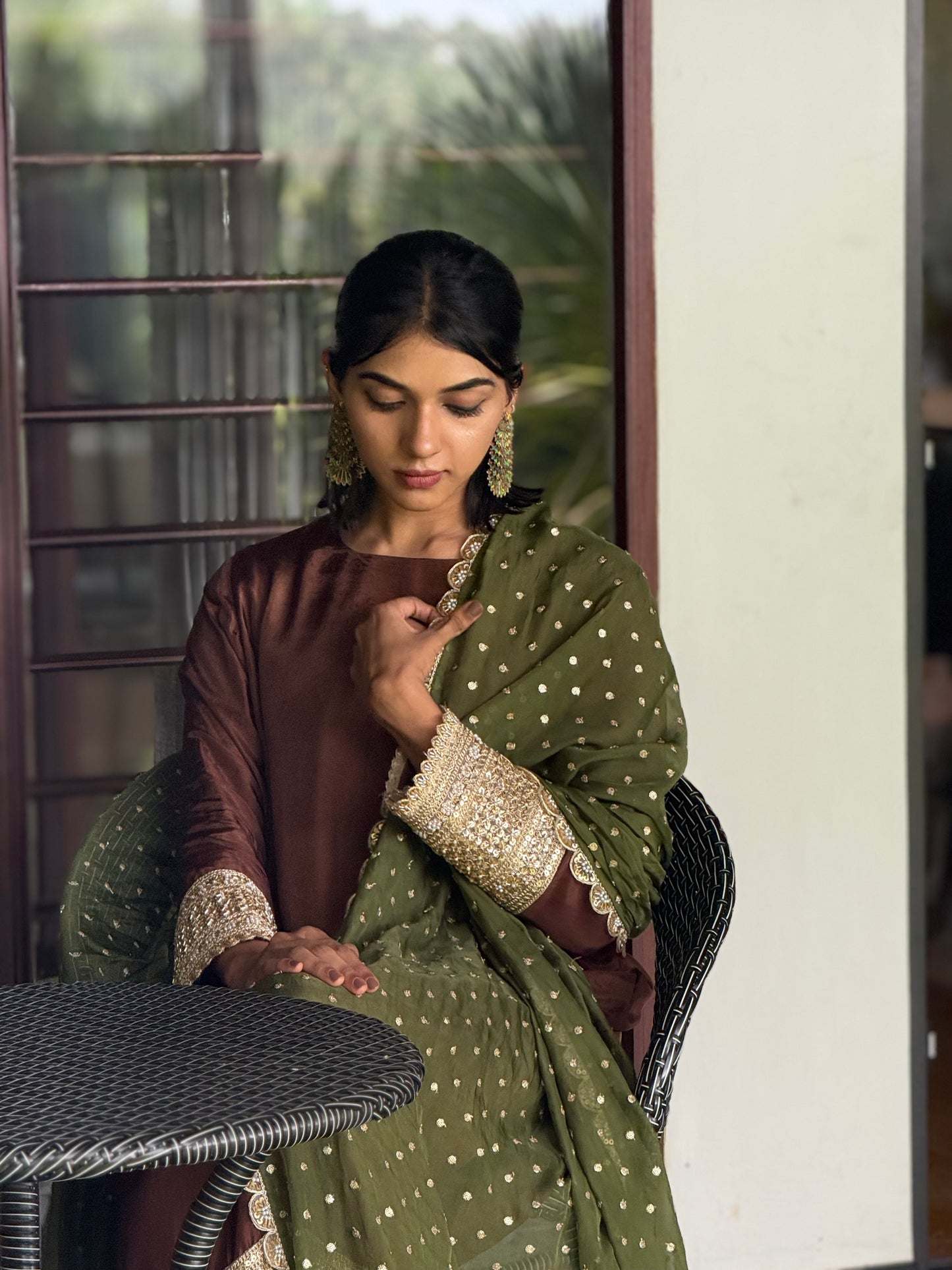 ZU25X374-BROWN LACED