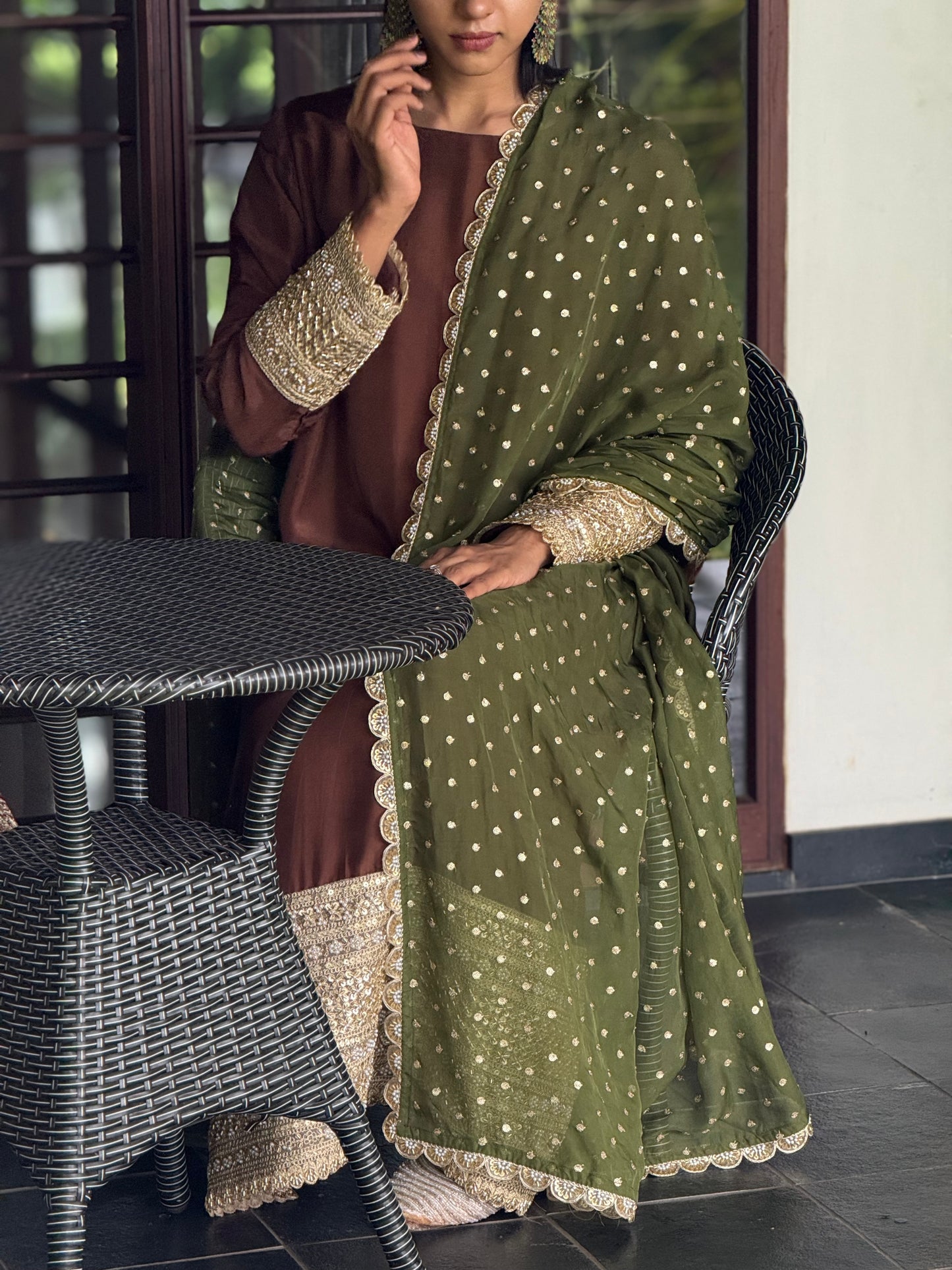 ZU25X374-BROWN LACED