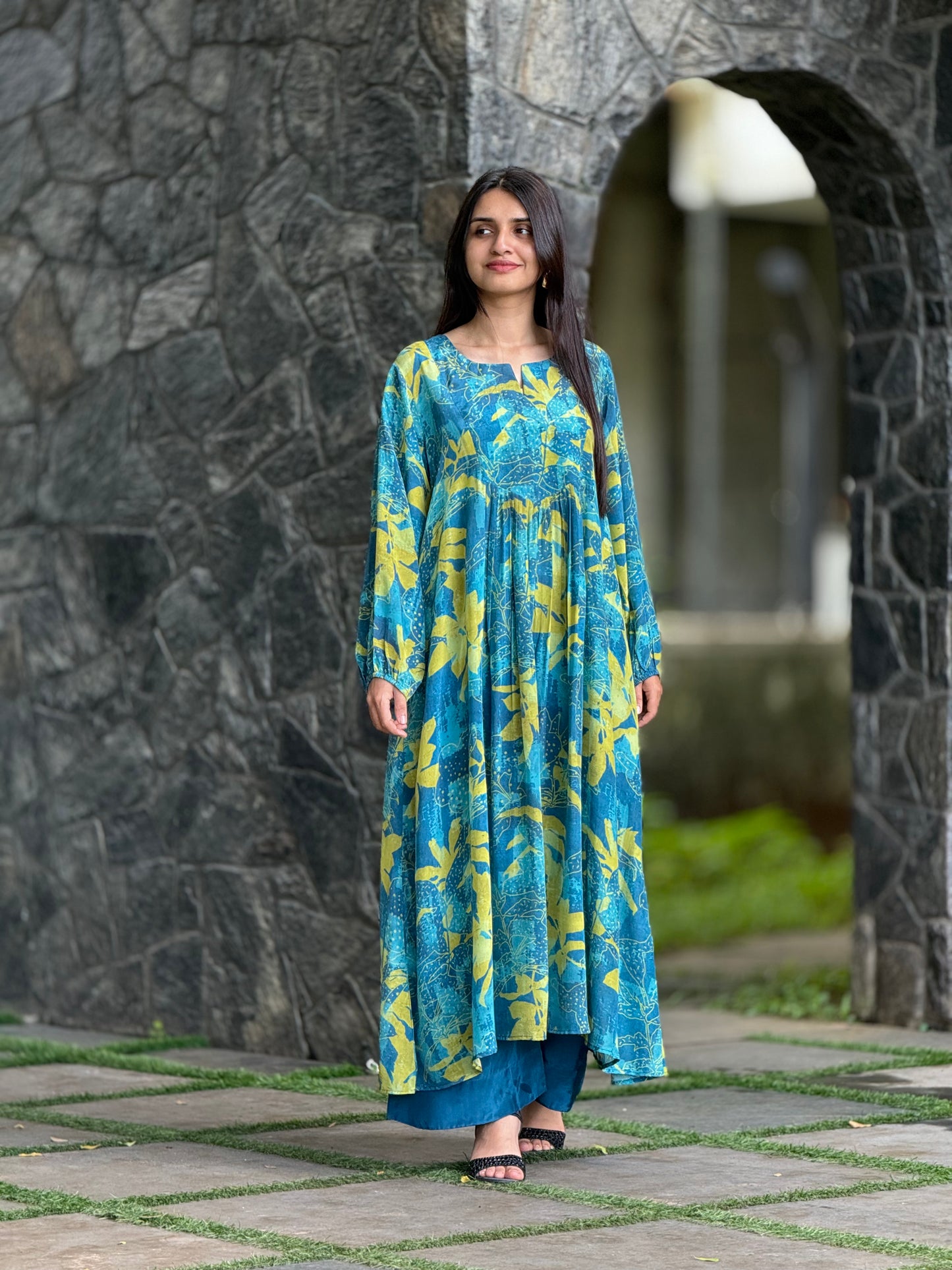 ZU25X406-Crape silk kaftan