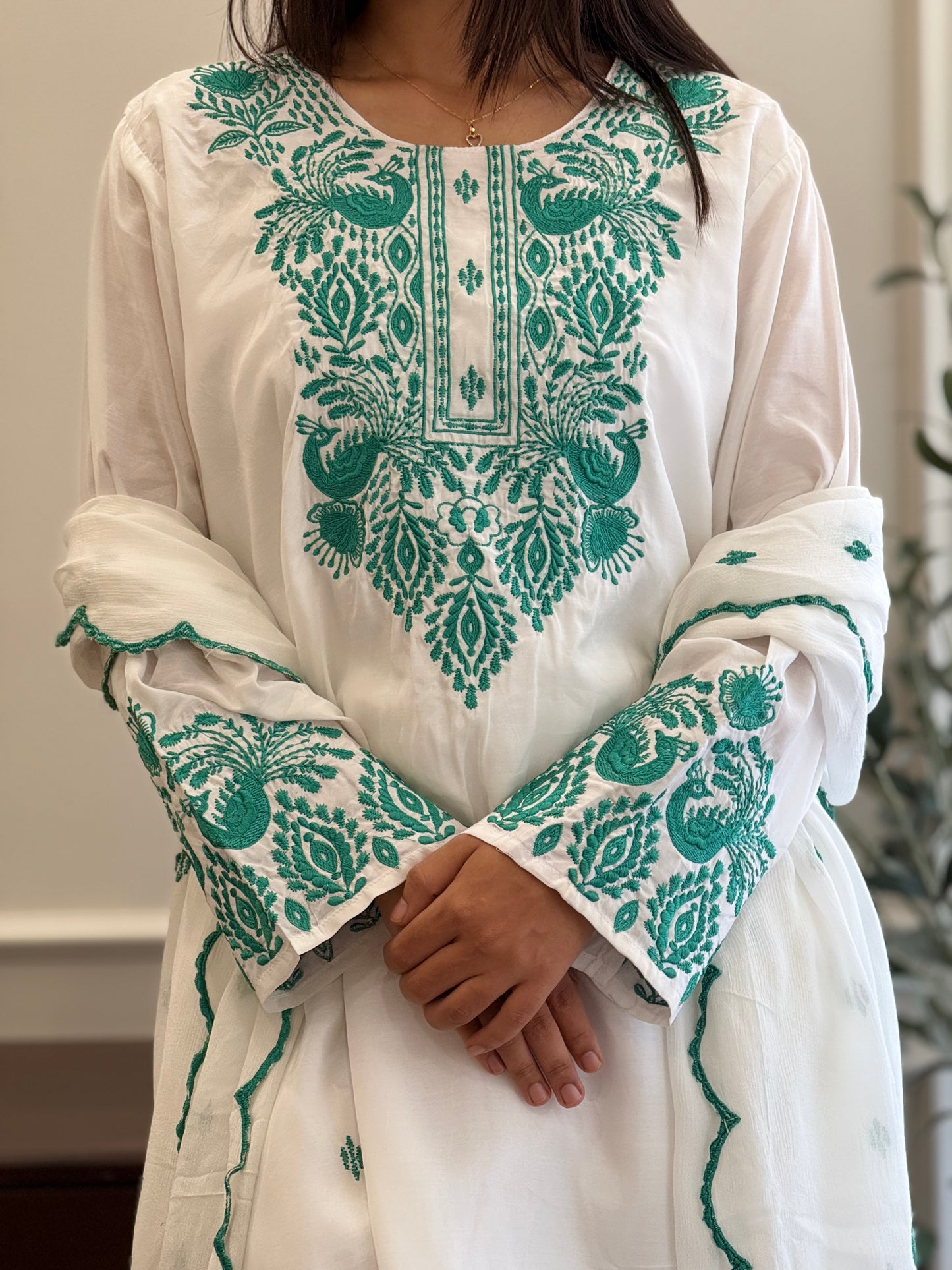 ZU25X009-WHITE EMB