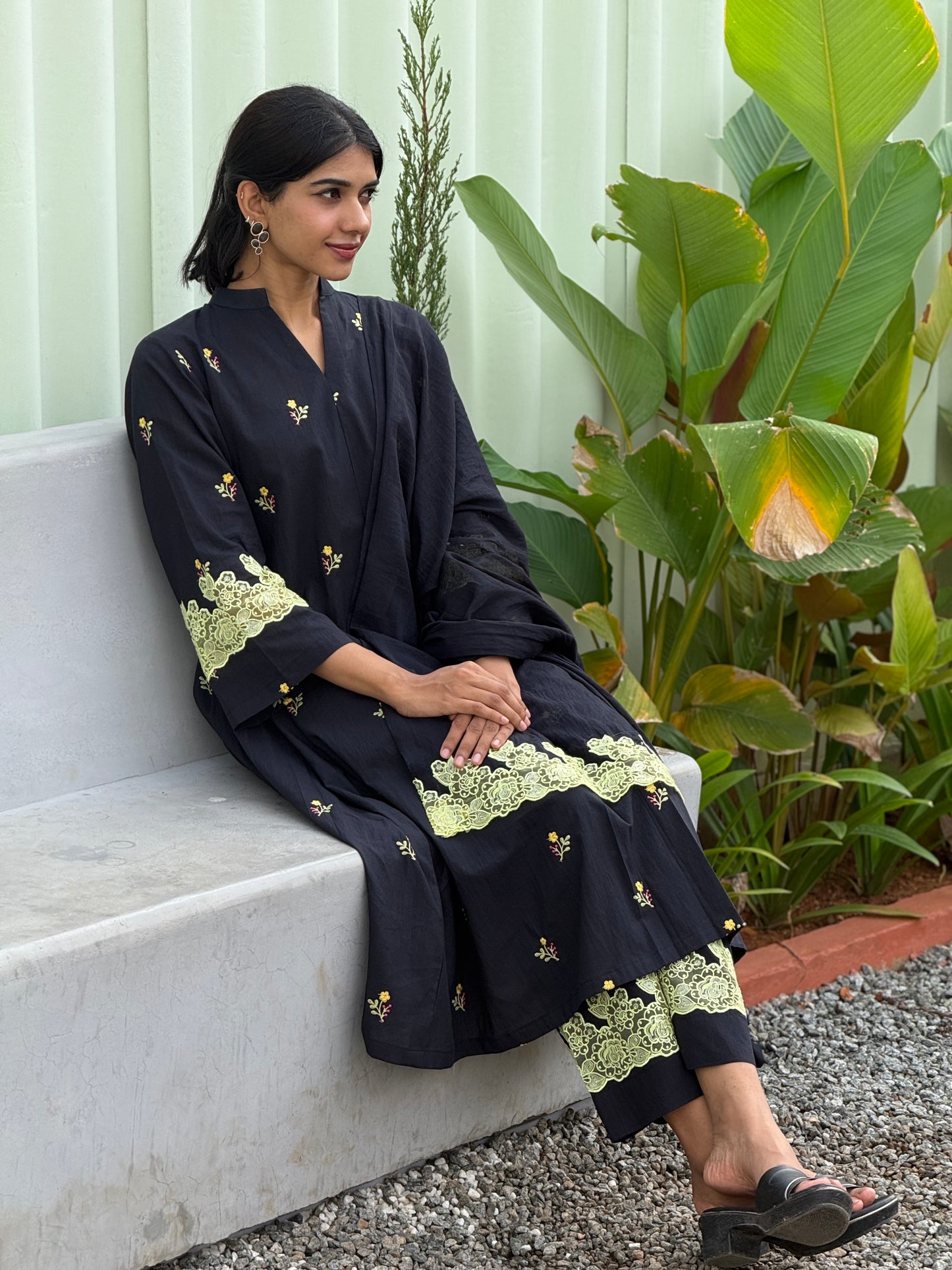 ZU25X357- BLACK EMB COTTON