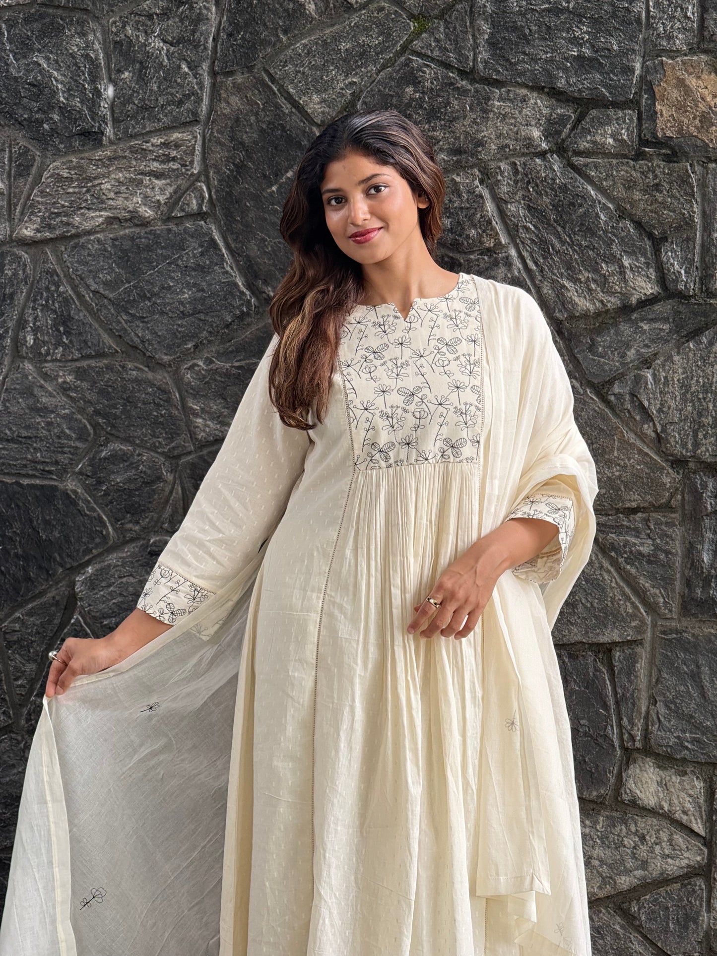 ZU25X220- MAL MAL GATHERED