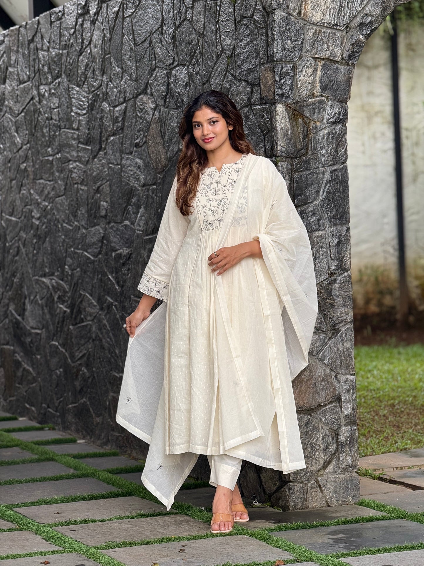 ZU25X220- MAL MAL GATHERED