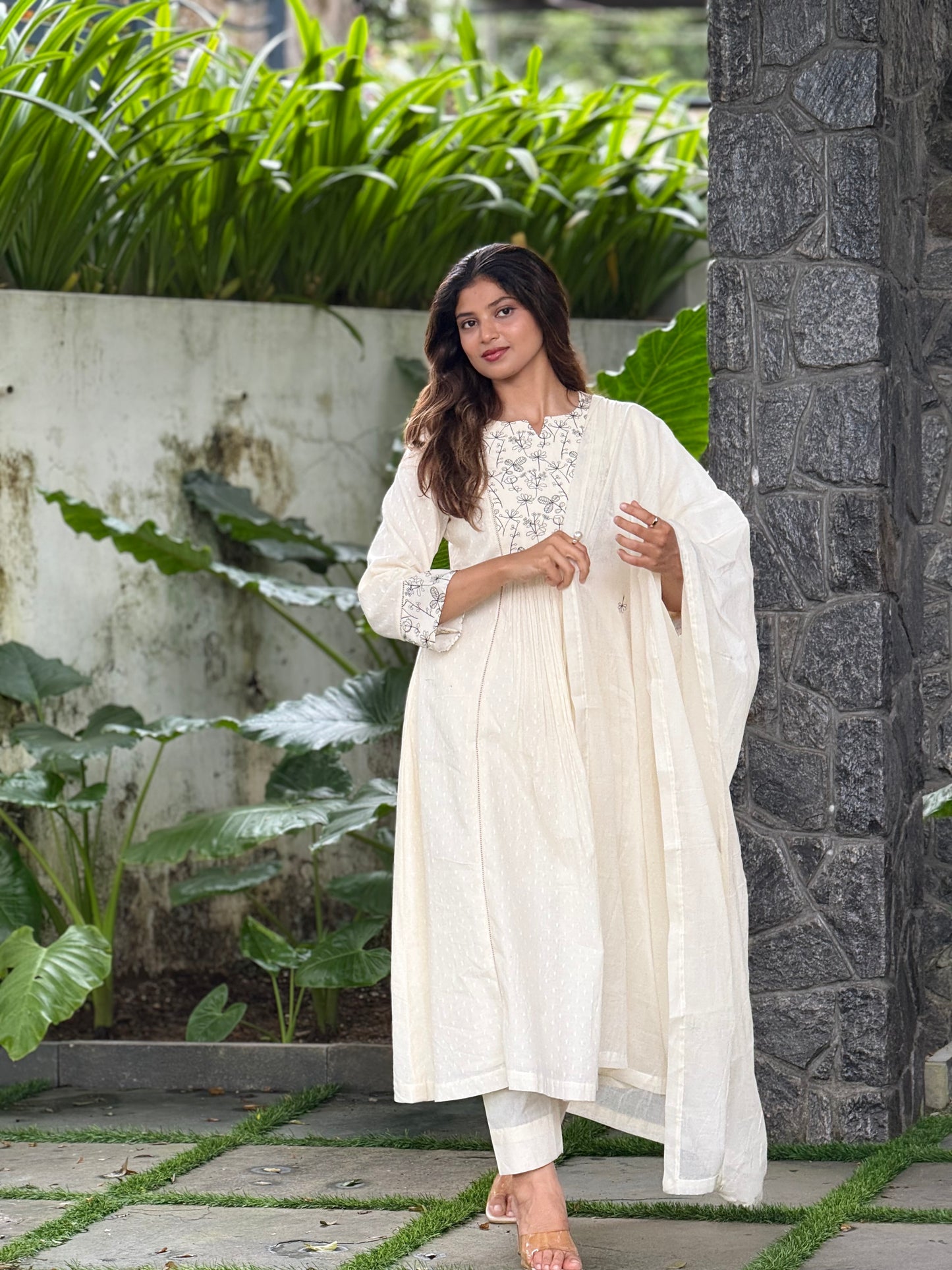 ZU25X220- MAL MAL GATHERED