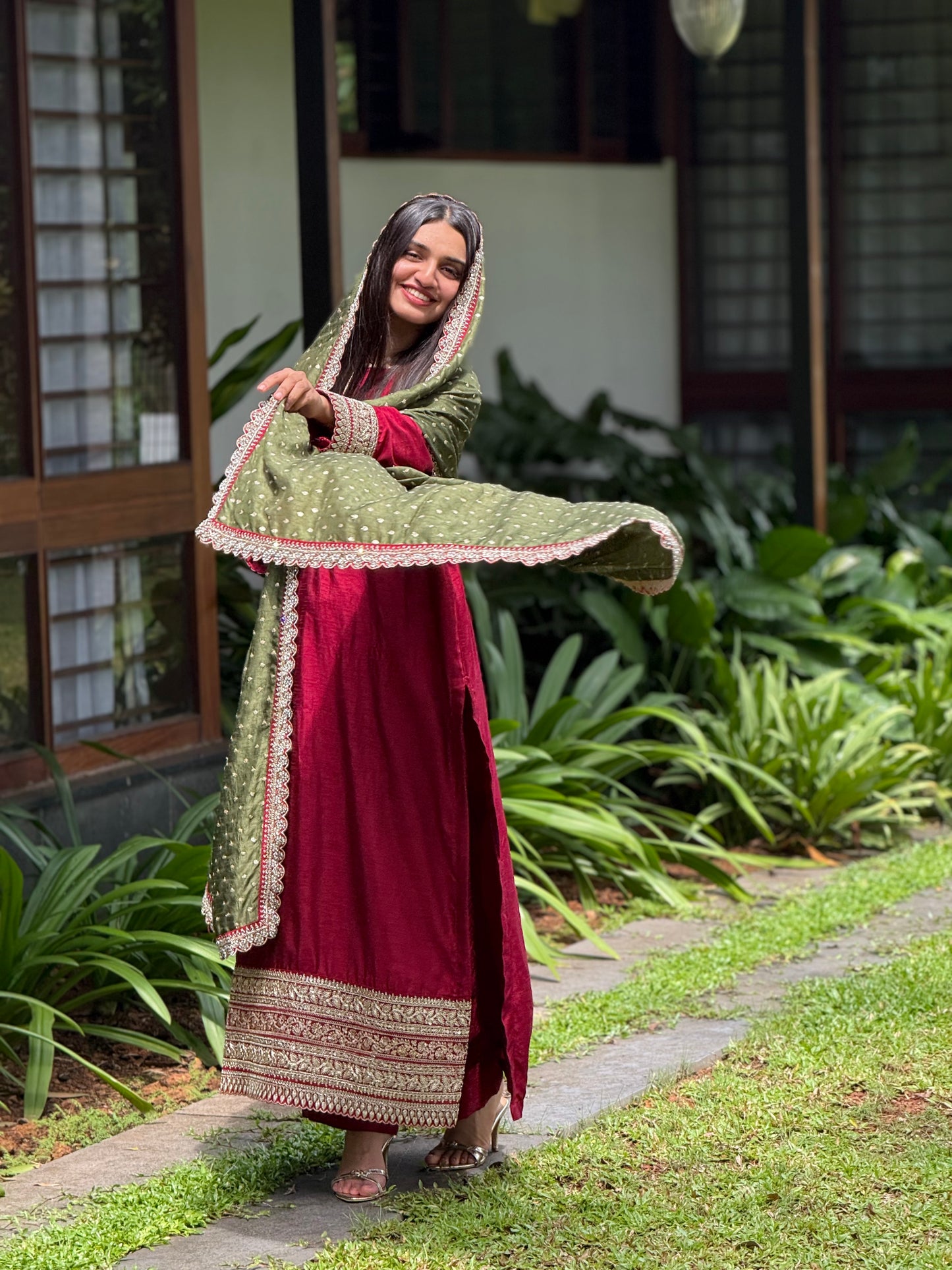 ZU25X373-MAROON LACE