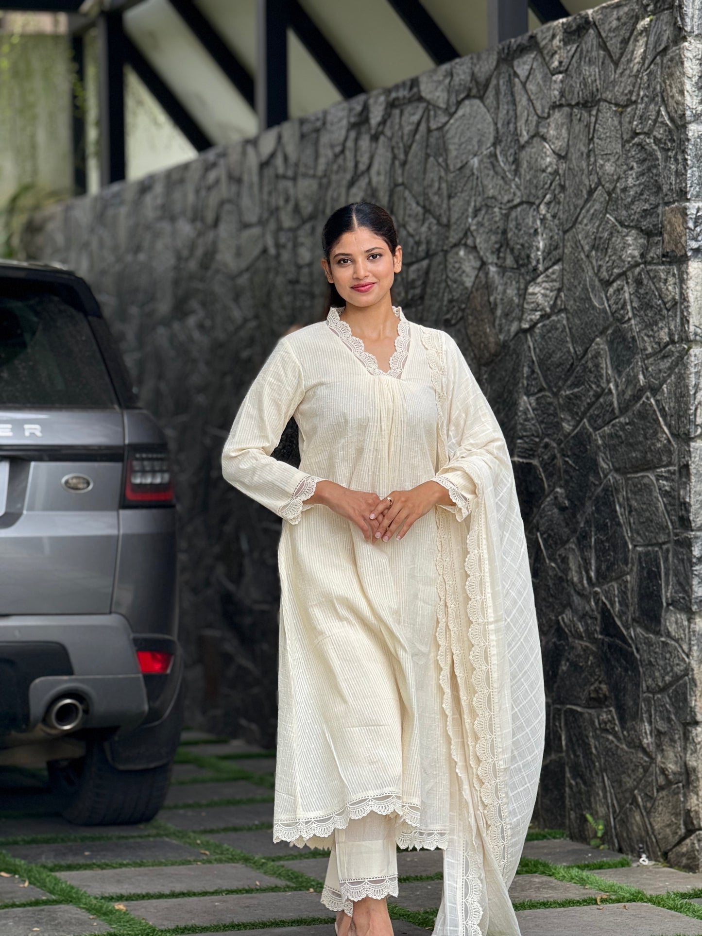 ZU25X247- HAKOBA LACED