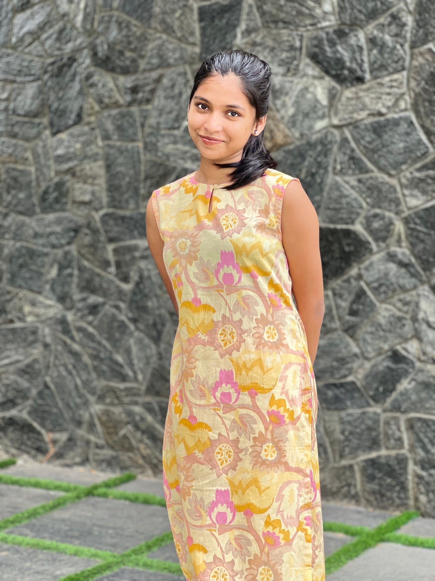 ZU25X153-YELLOW SLEEVELESS