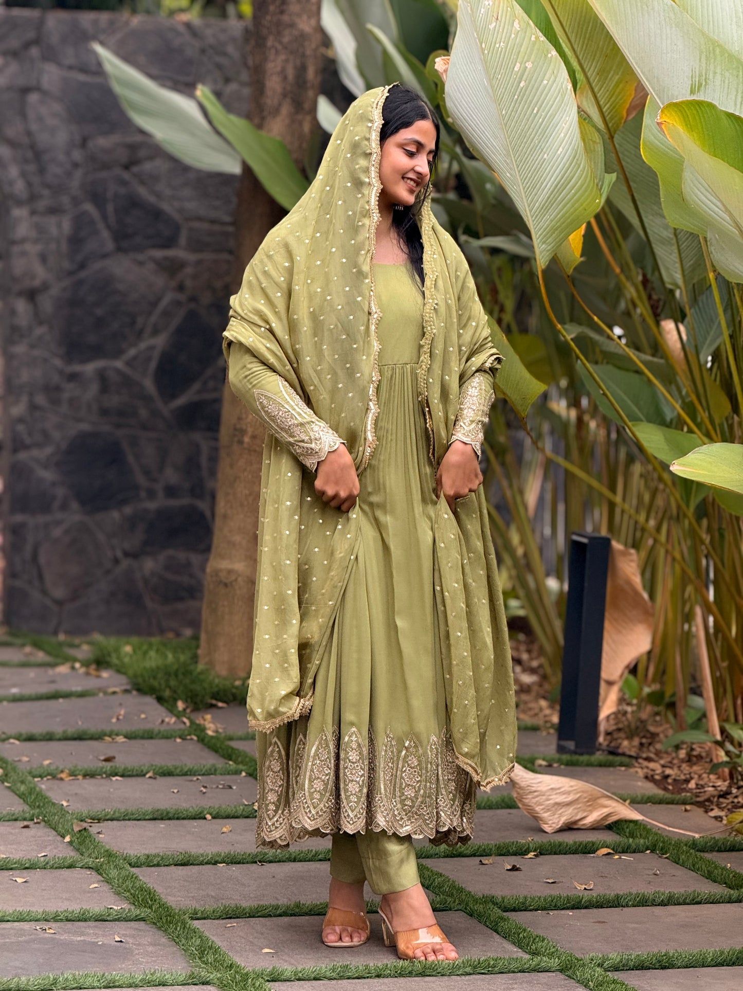 ZU25X281- OLIVE GEORGETTE