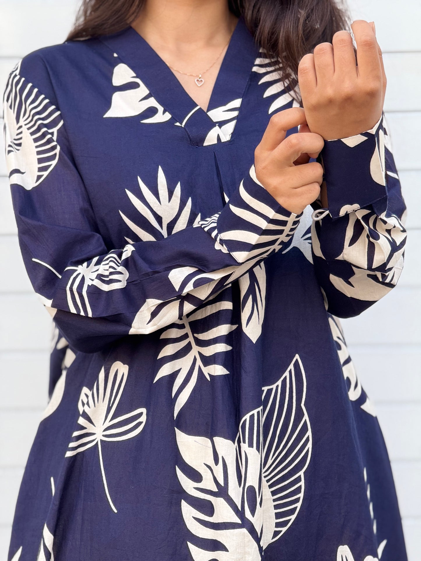 ZU25X147-NAVY CAMBRIC