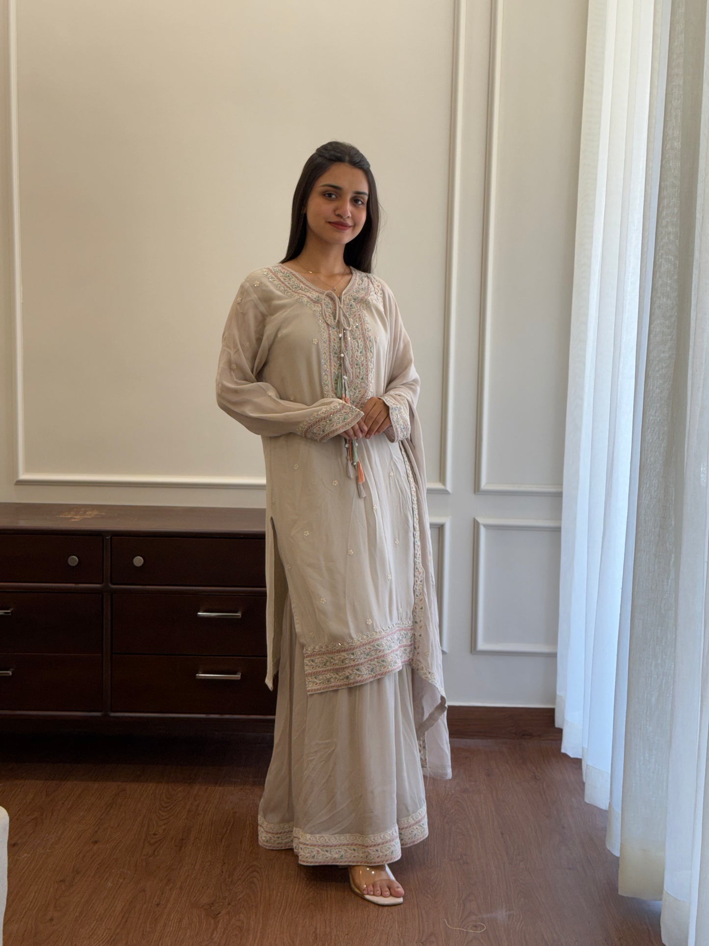 ZU25X009-GREY SHARARA