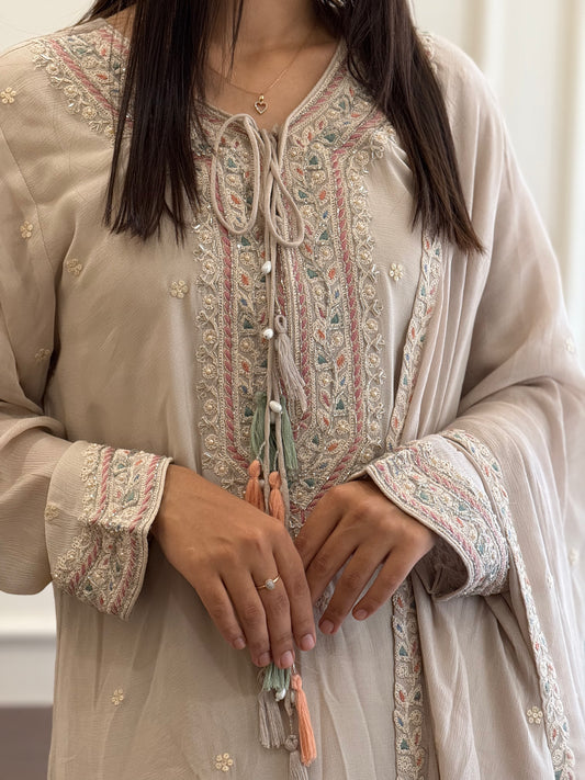 ZU25X009-GREY SHARARA