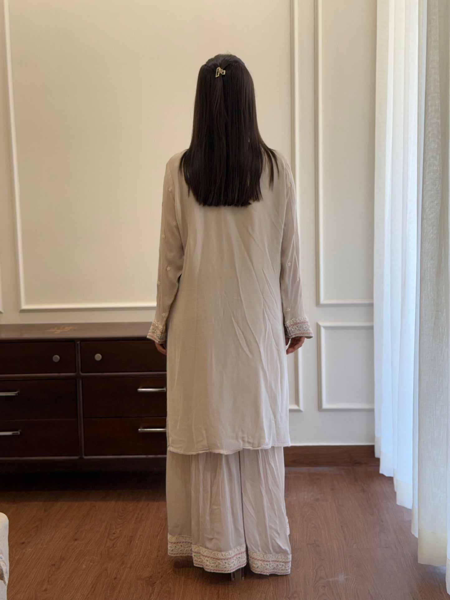 ZU25X009-GREY SHARARA