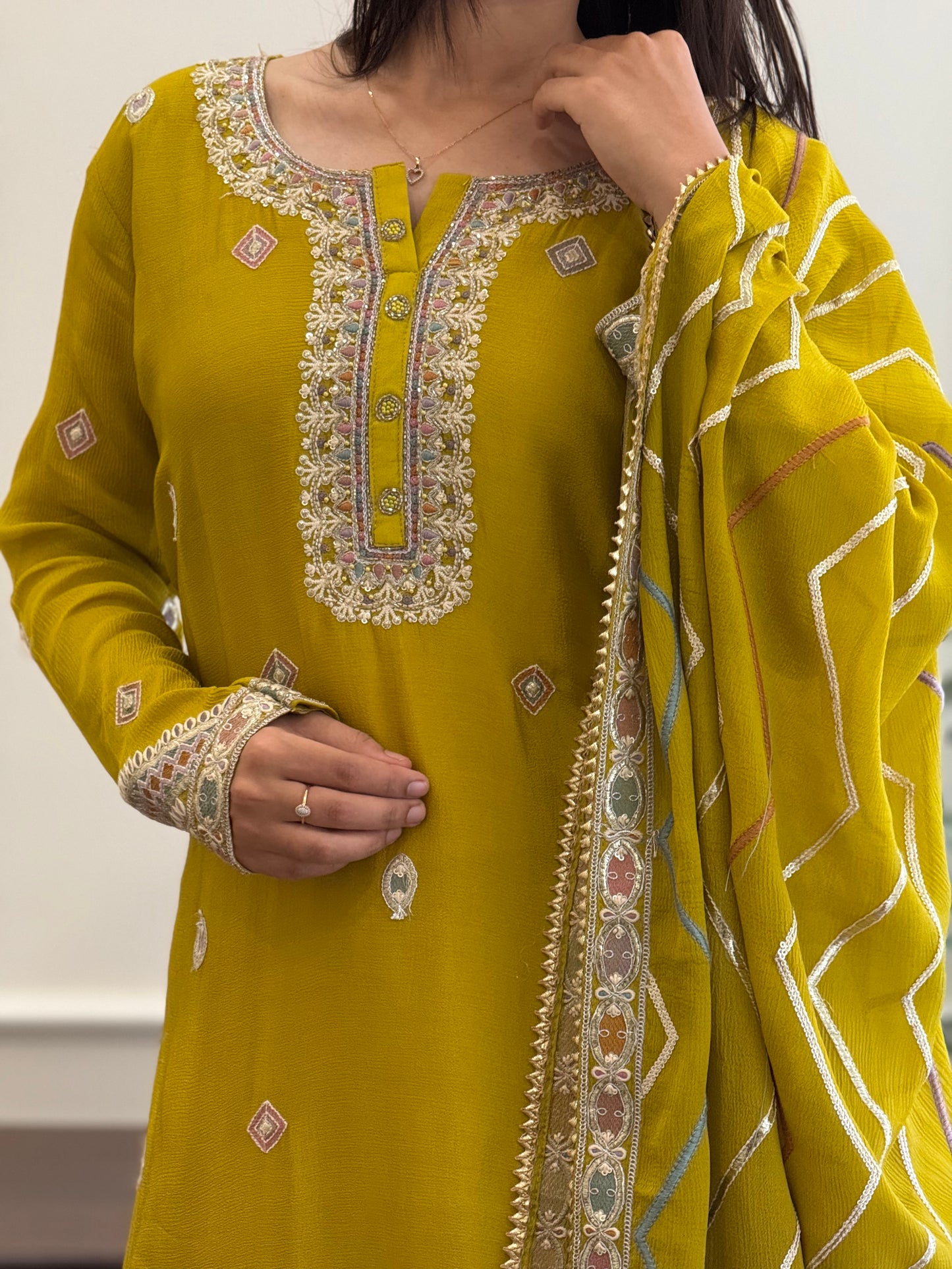 ZU25X009-YELLOW SHARARA
