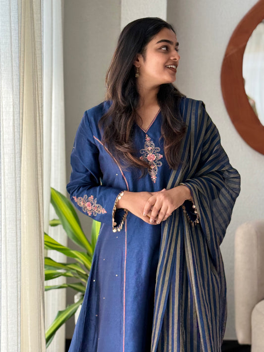 ZU25X313- NAVY SILK HW