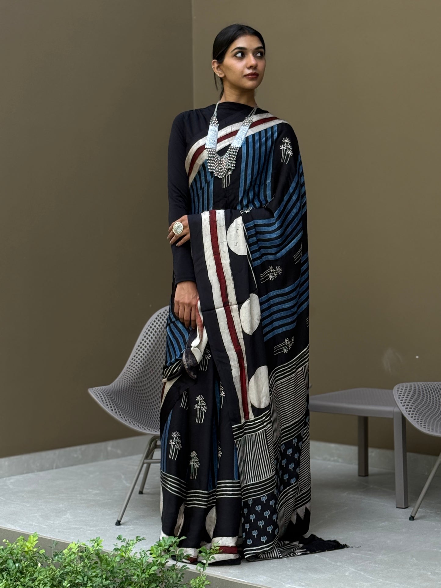 ZR007SAREE-AJRAK MODAL