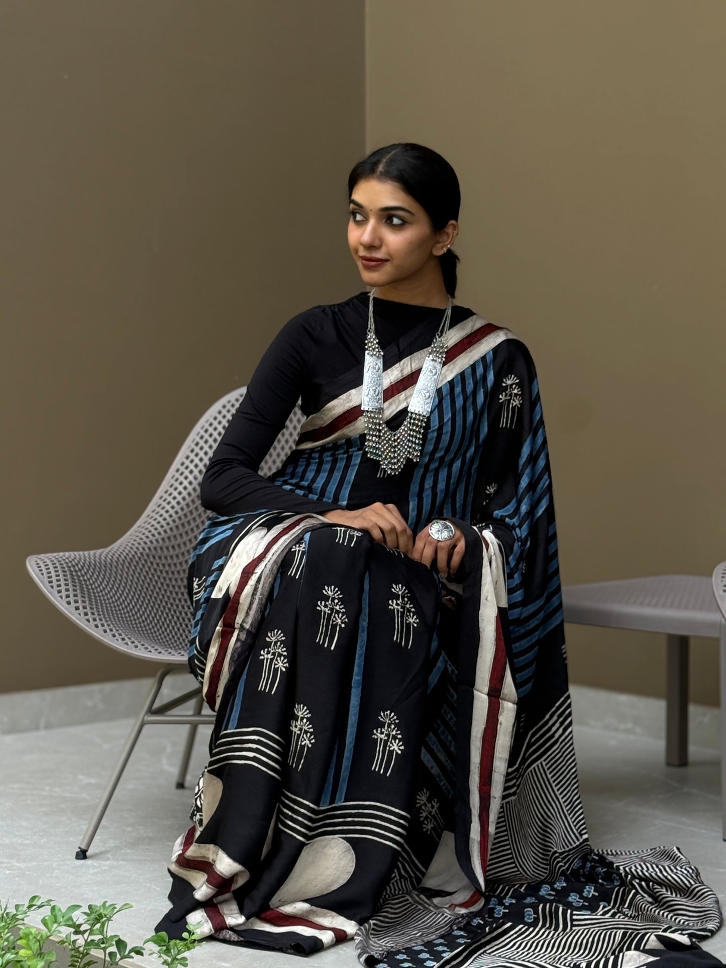 ZR007SAREE-AJRAK MODAL
