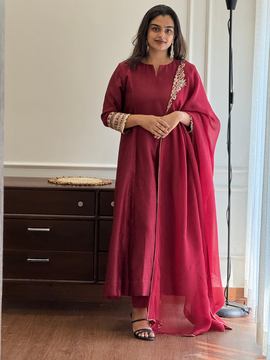 ZU25X311- MEROON SILK HW